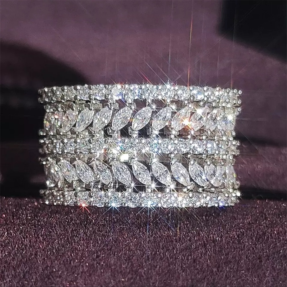 Round ring - Picture 2 of 2